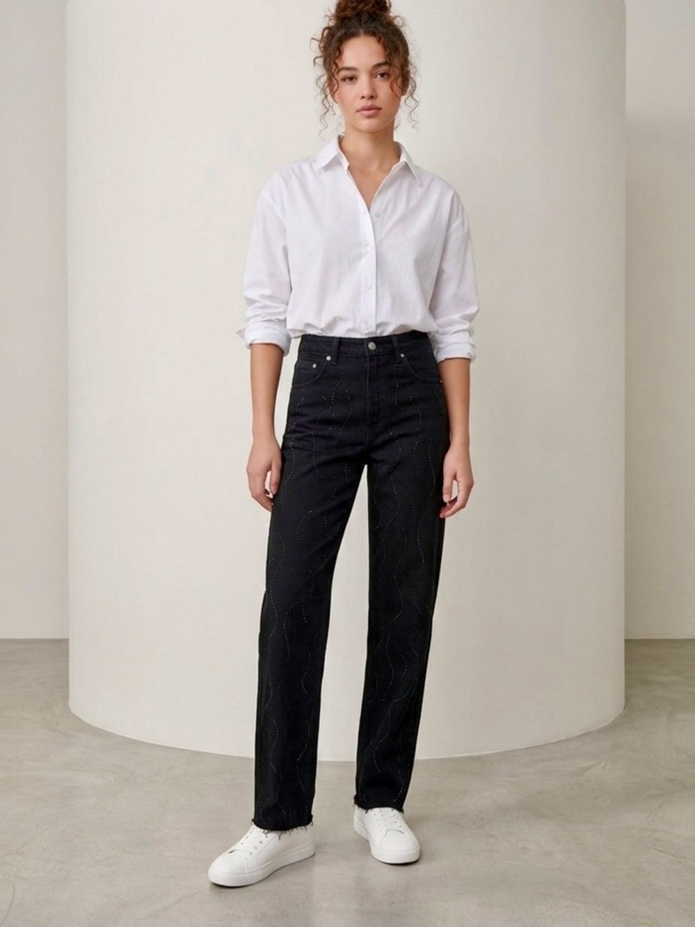 4 & 6. ZW COLLECTION STRAIGHT JEANS WITH MID-RISE AND...